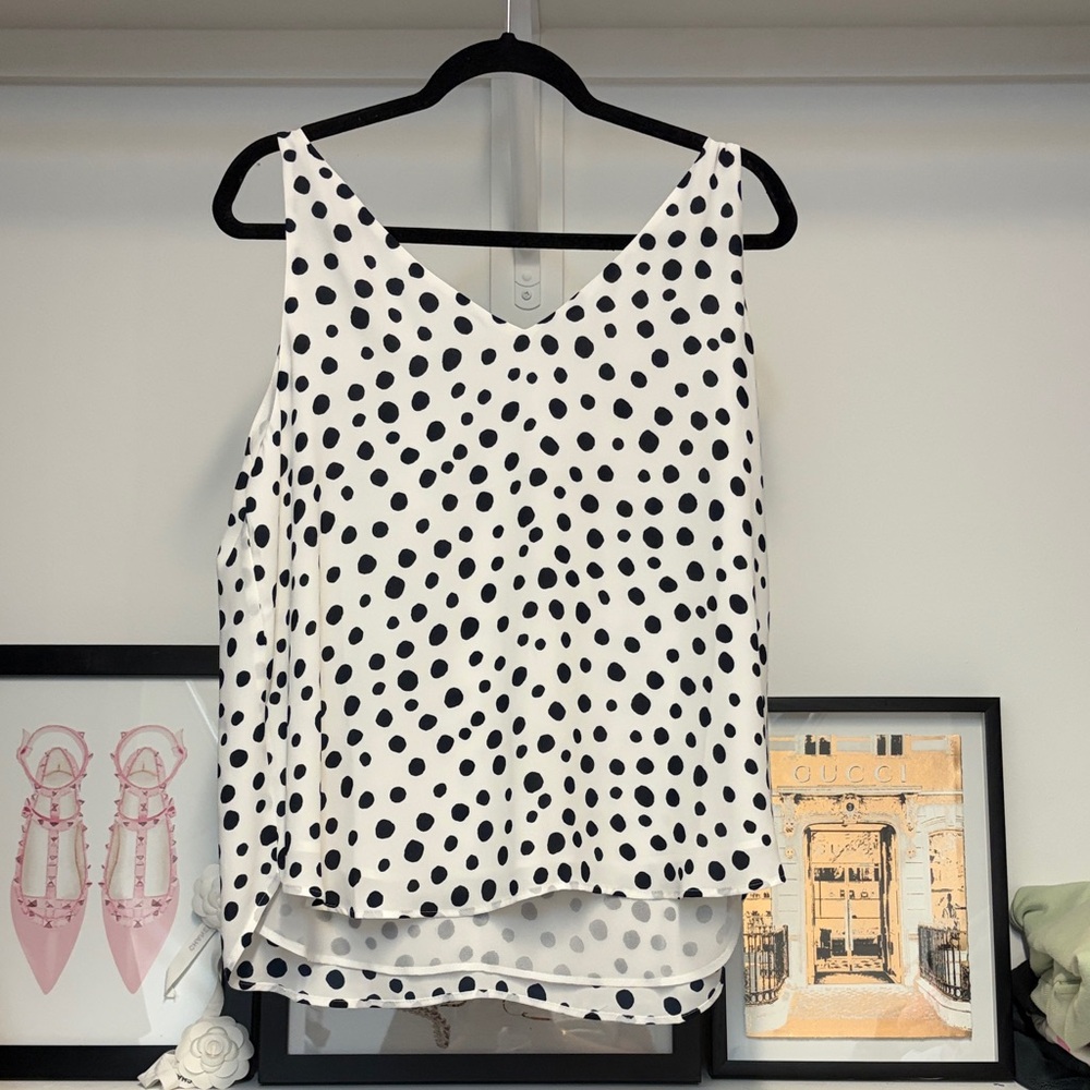 Women’s White Polka Dot V-Neck Sleeveless Top